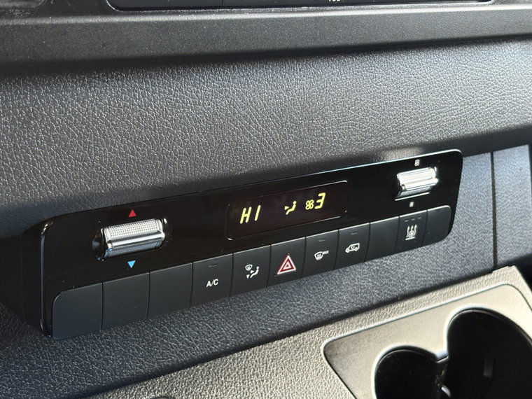 Vehicle Image 26