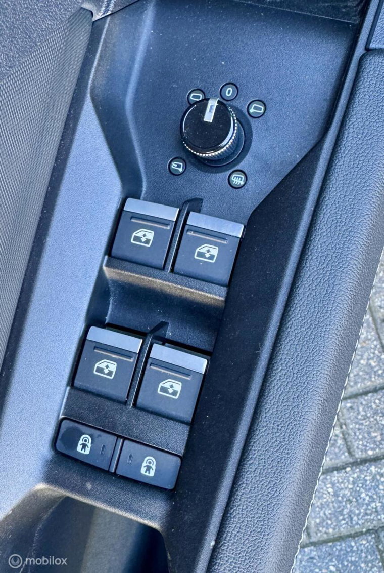 Vehicle Image 45