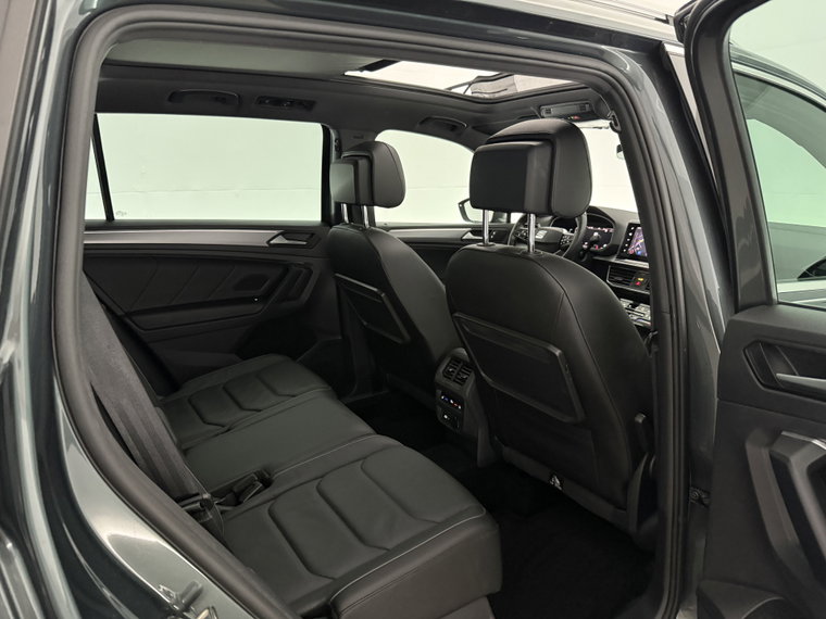 Vehicle Image 41