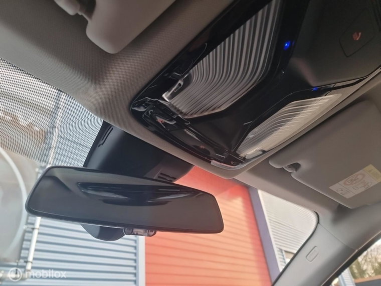 Vehicle Image 36
