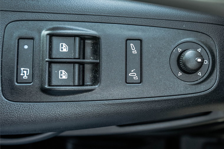 Vehicle Image 25