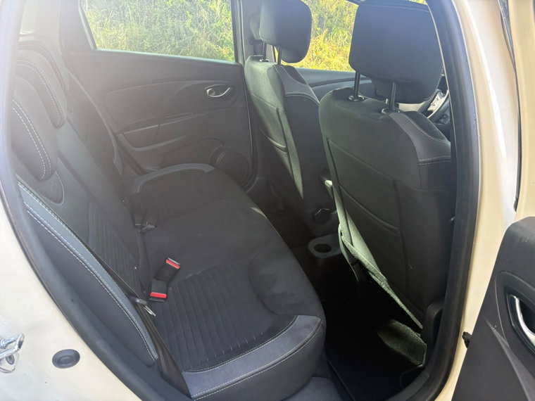 Vehicle Image 28