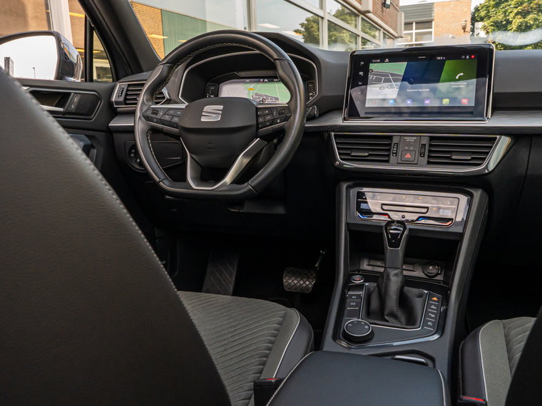 Vehicle Image 32