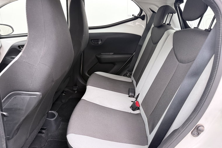 Vehicle Image 13