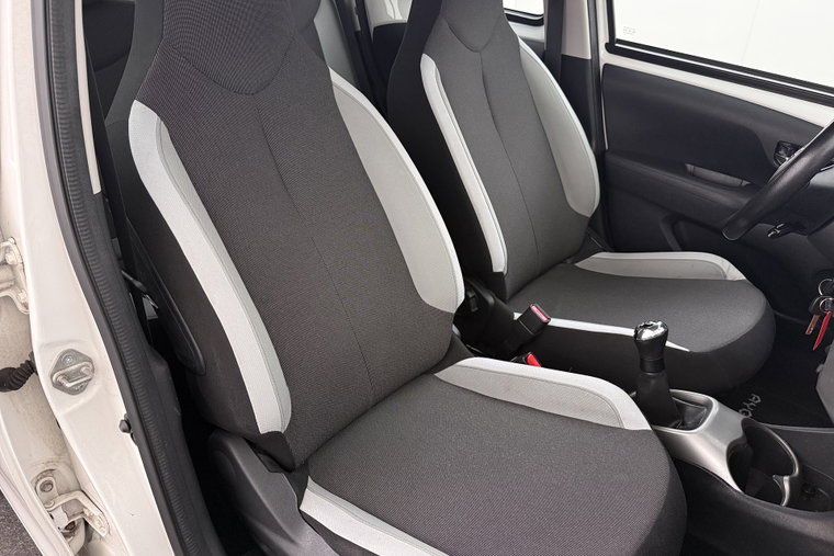Vehicle Image 15