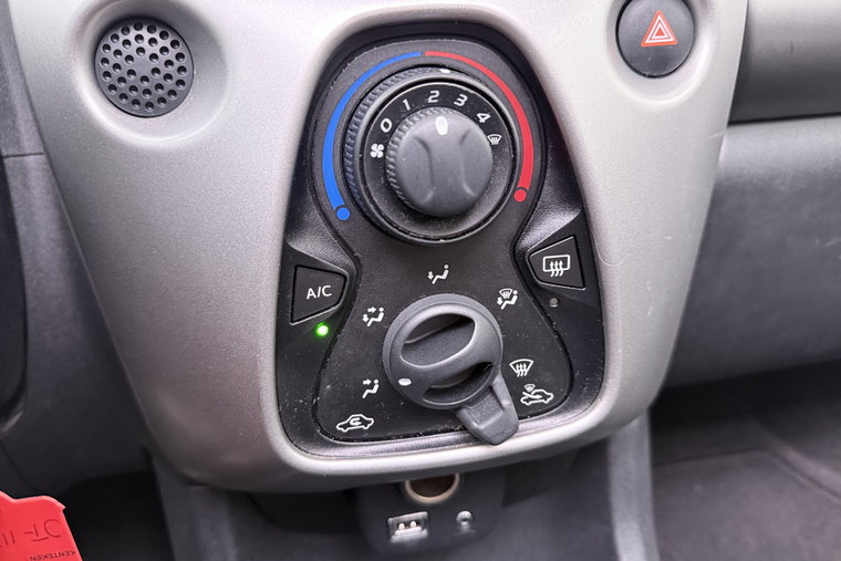 Vehicle Image 28