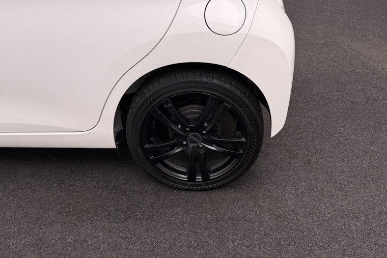 Vehicle Image 7