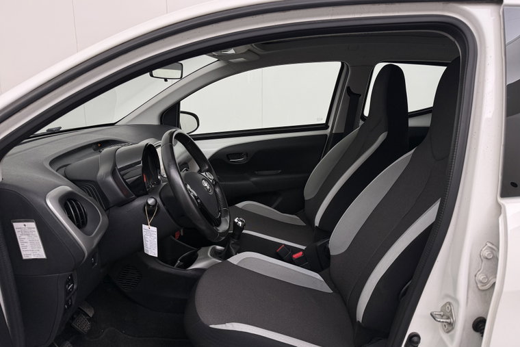 Vehicle Image 11