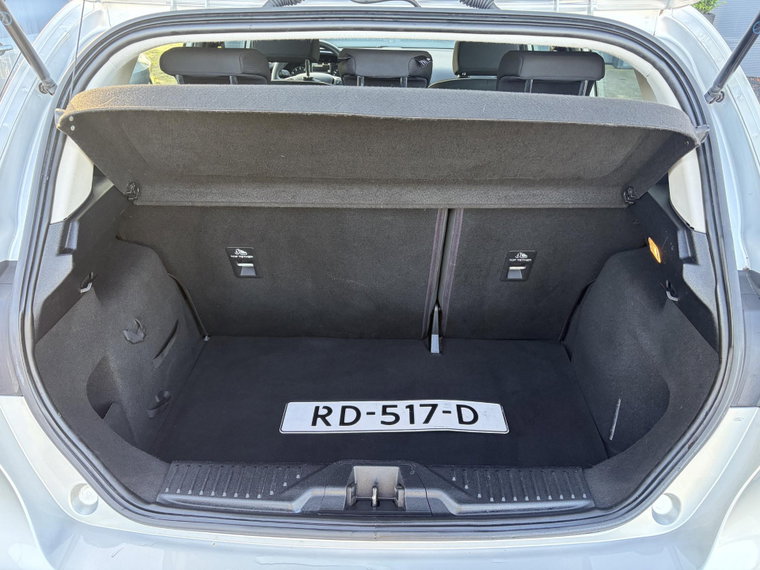 Vehicle Image 42