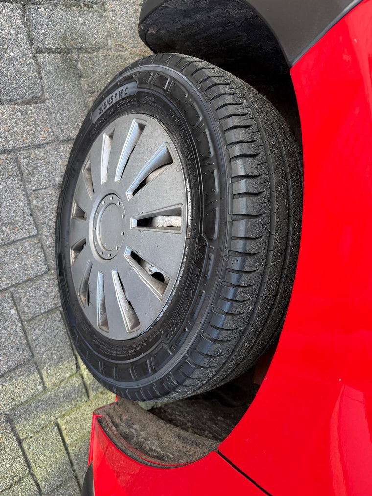 Vehicle Image 18