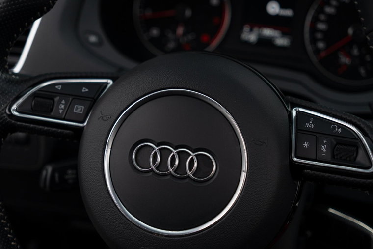 Vehicle Image 12