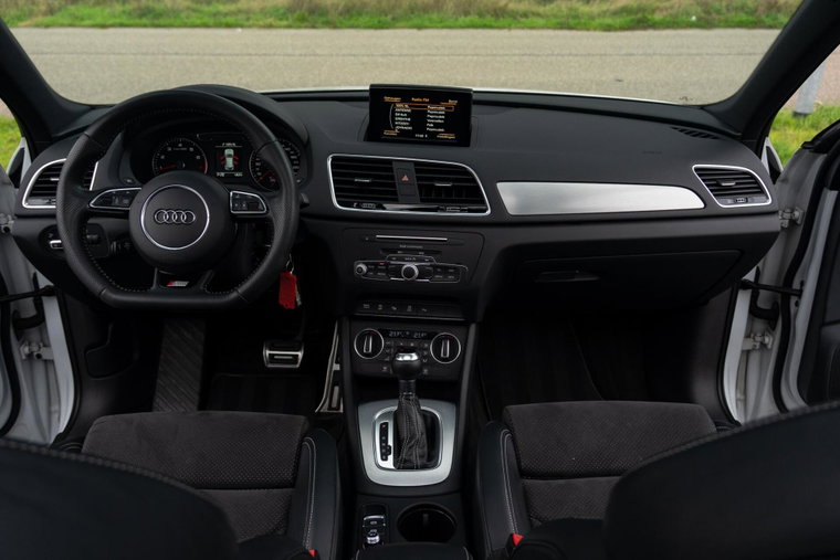 Vehicle Image 15