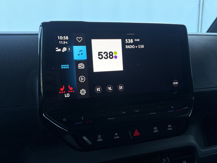 Vehicle Image 25