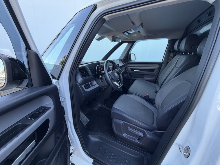Vehicle Image 33