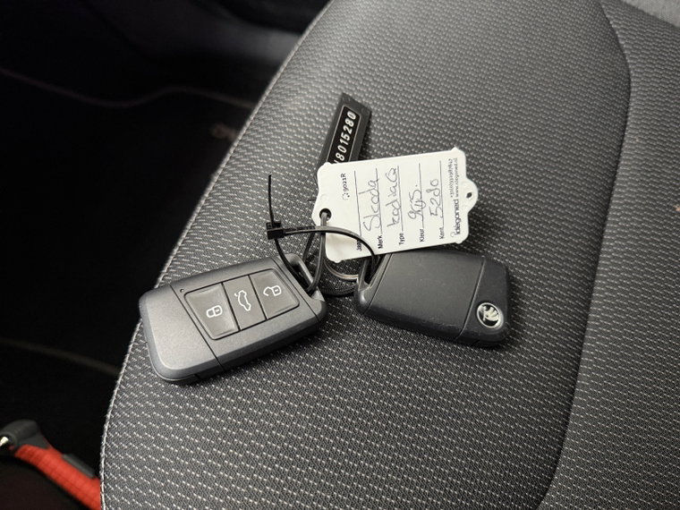 Vehicle Image 19