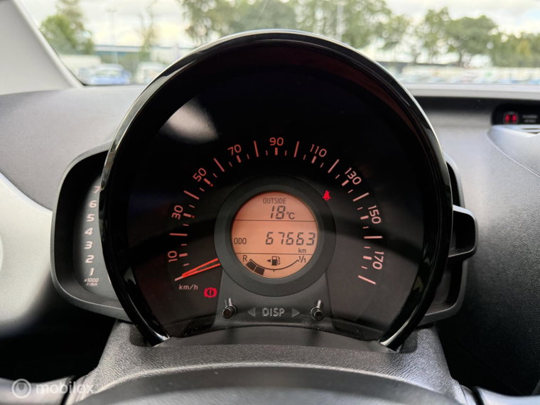 Vehicle Image 23