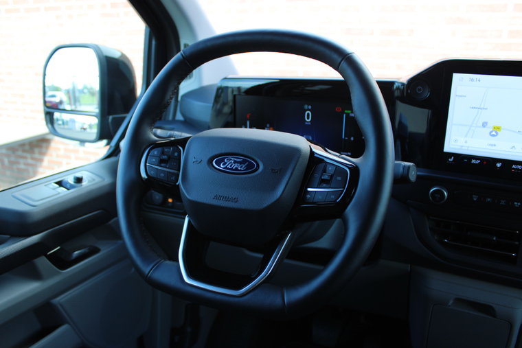 Vehicle Image 18