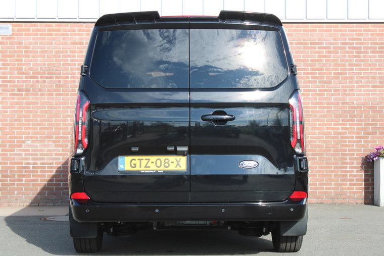 Vehicle Image 32