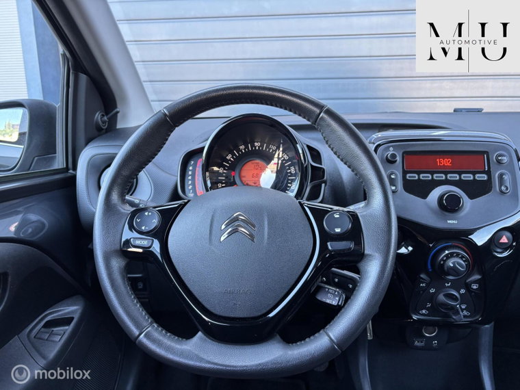 Vehicle Image 12