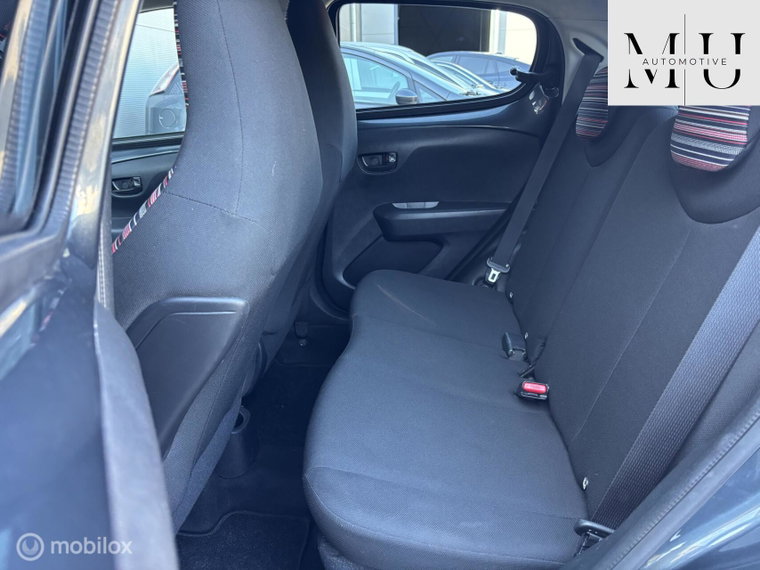 Vehicle Image 17
