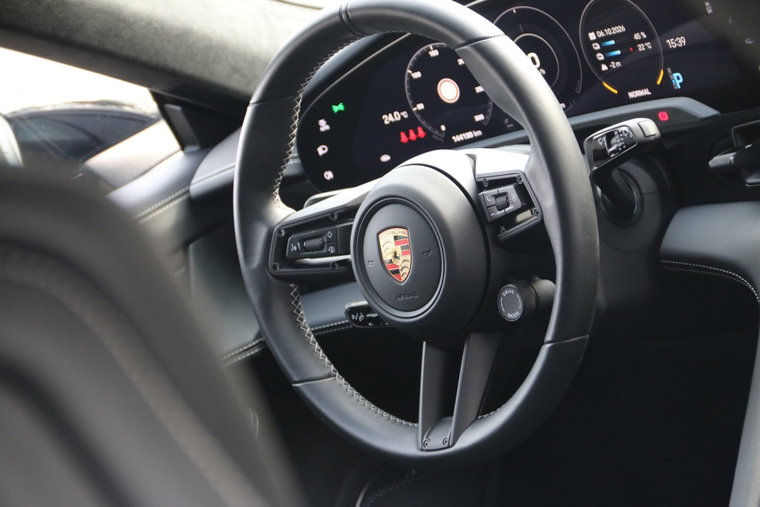 Vehicle Image 24