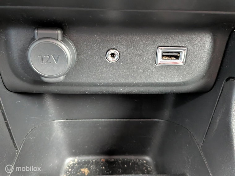 Vehicle Image 17
