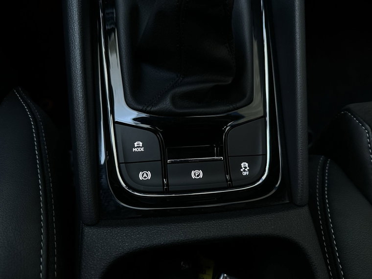 Vehicle Image 28