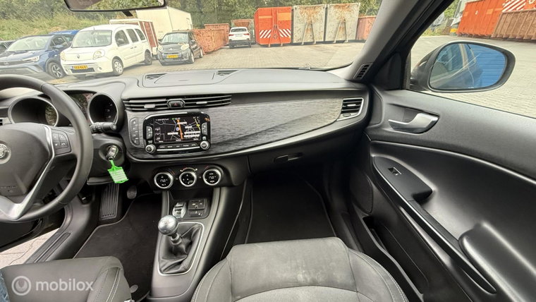 Vehicle Image 26