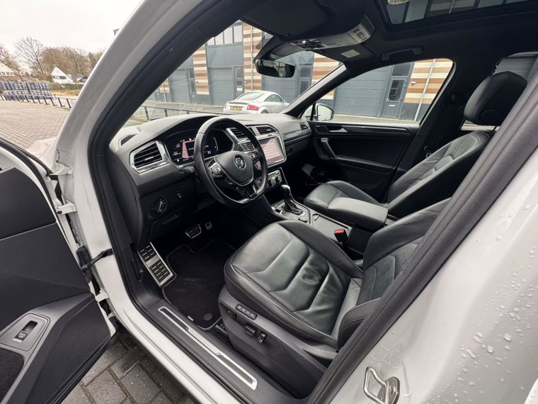Vehicle Image 26