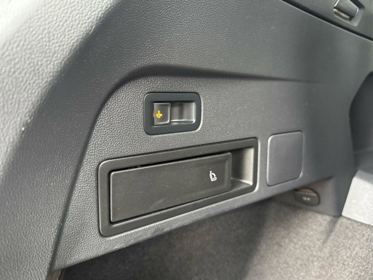 Vehicle Image 27