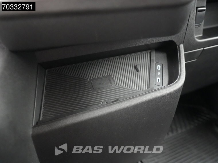 Vehicle Image 33