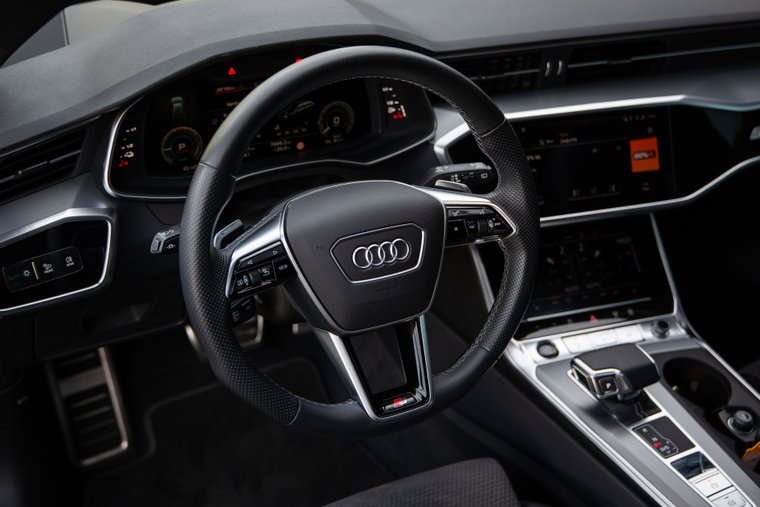 Vehicle Image 13
