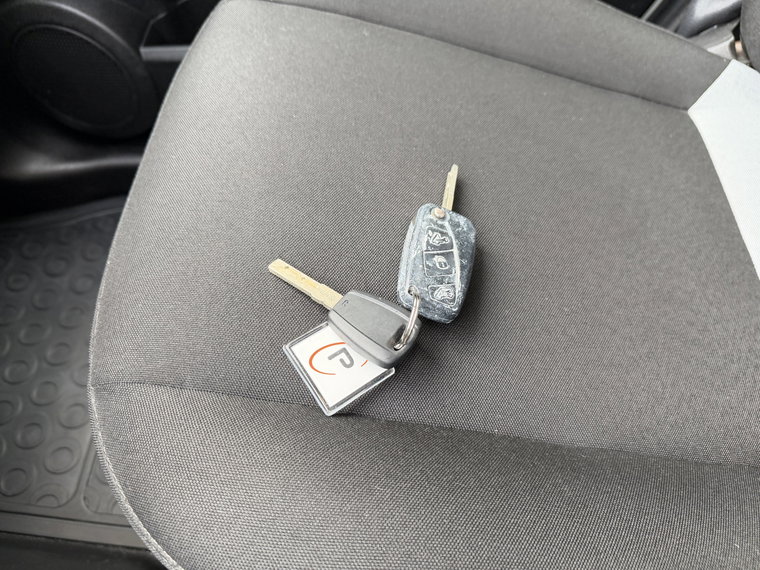 Vehicle Image 23