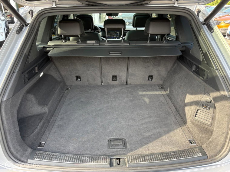 Vehicle Image 48