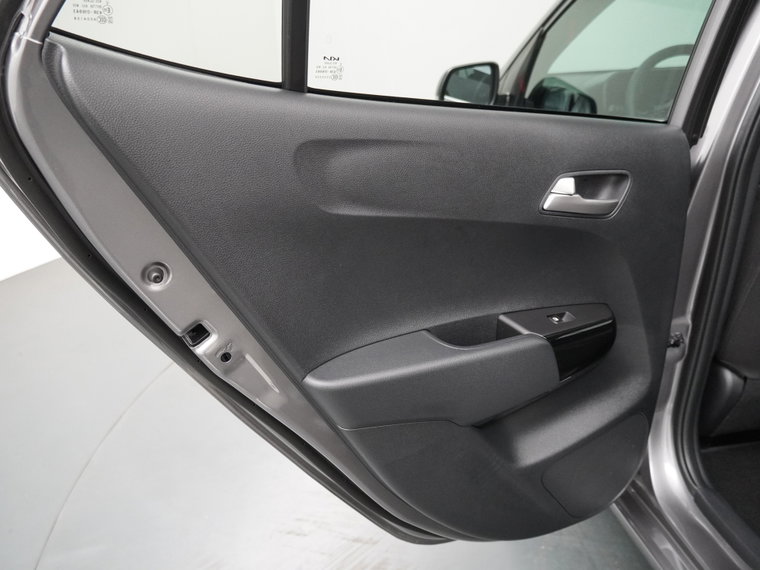 Vehicle Image 33