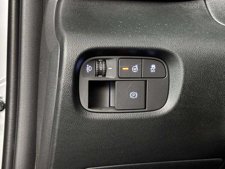 Vehicle Image 23