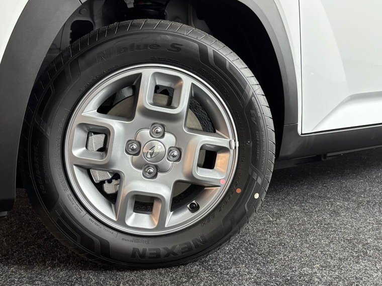 Vehicle Image 31