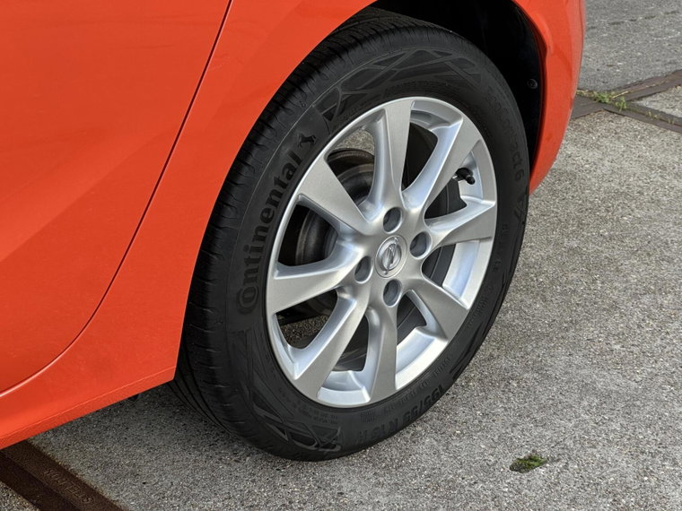 Vehicle Image 18