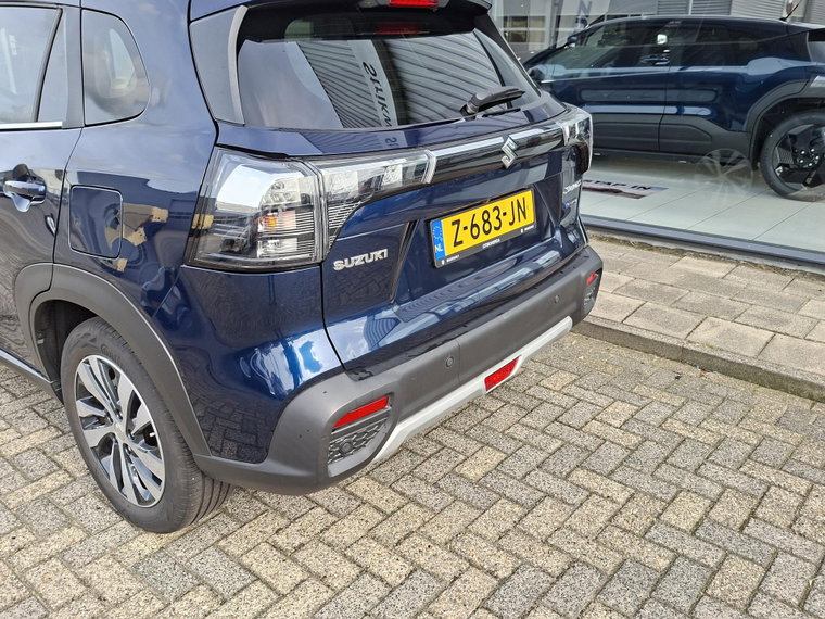 Vehicle Image 6