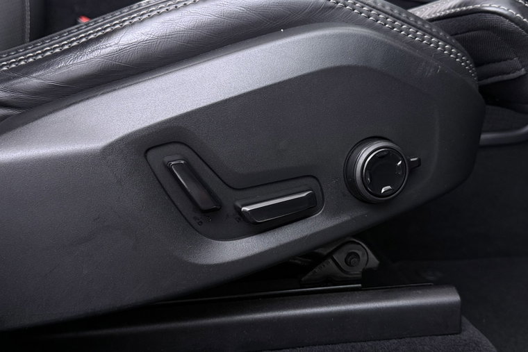 Vehicle Image 46