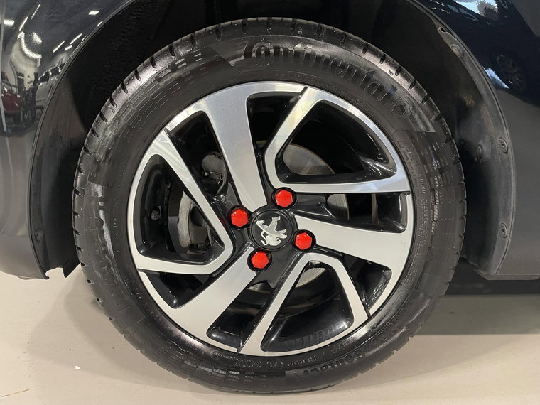 Vehicle Image 16