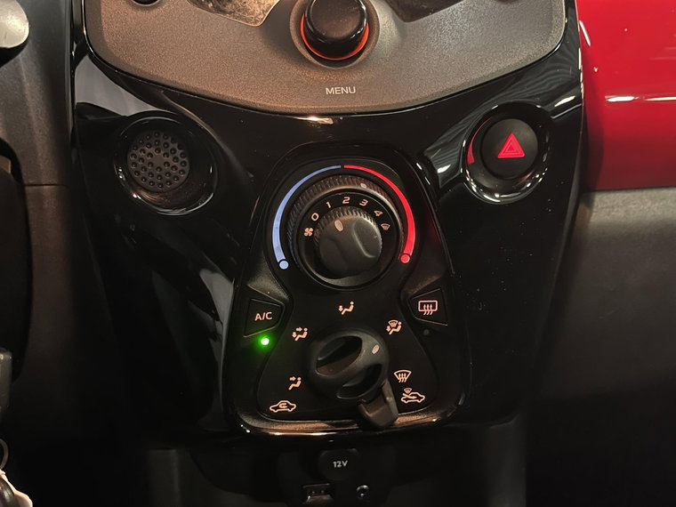 Vehicle Image 21