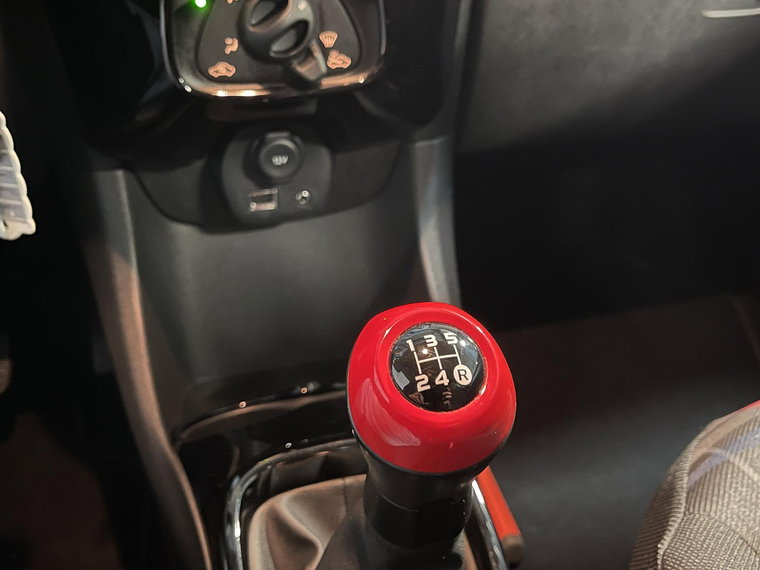 Vehicle Image 22
