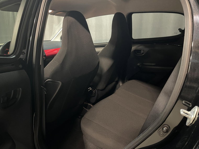 Vehicle Image 24