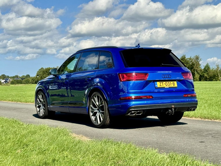 Vehicle Image 32