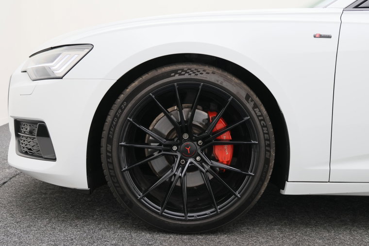 Vehicle Image 25