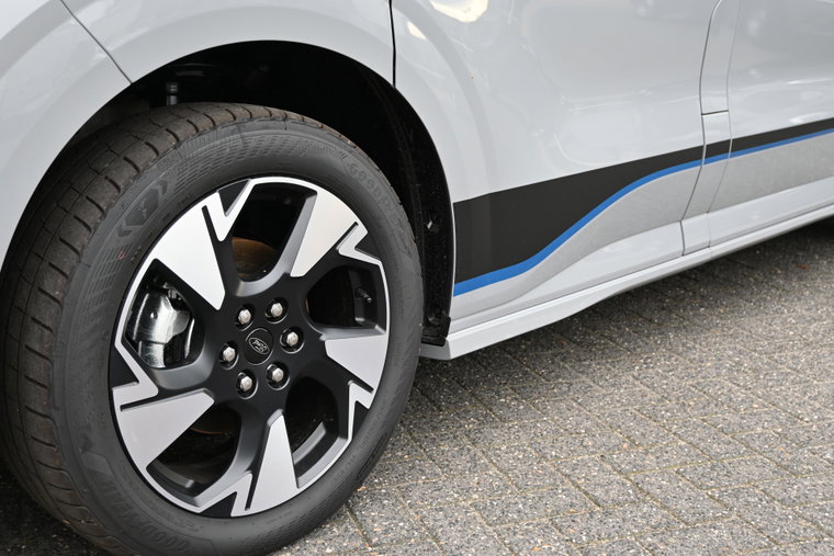 Vehicle Image 19