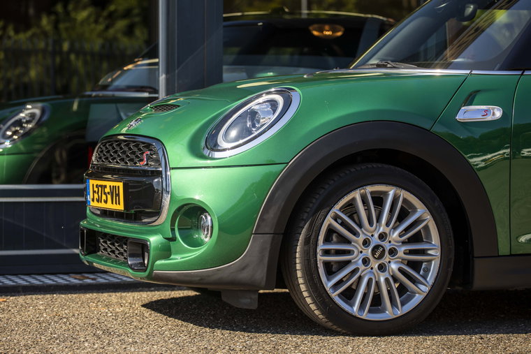 Vehicle Image 10