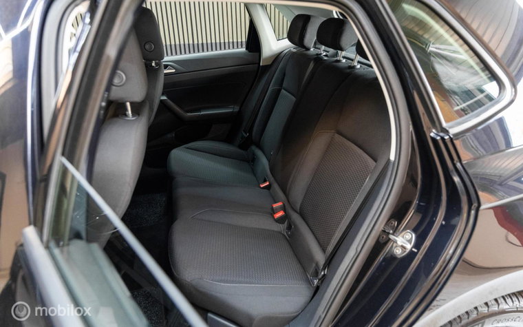 Vehicle Image 19