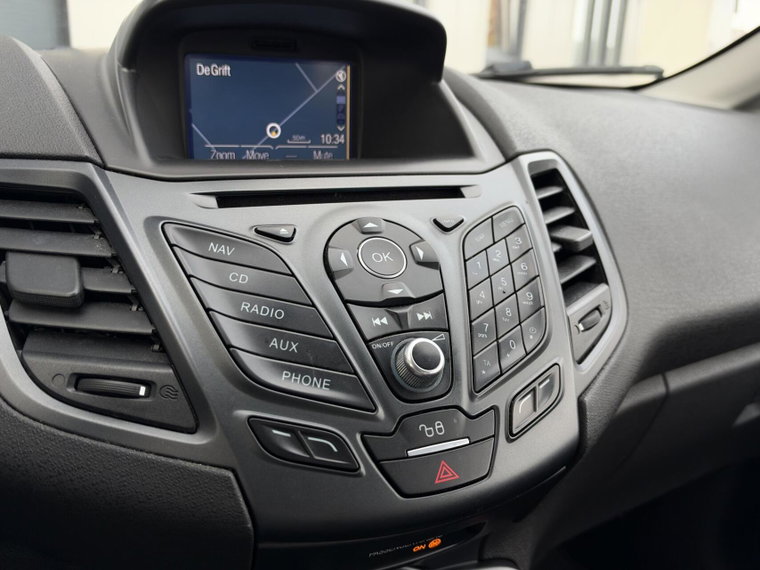 Vehicle Image 13